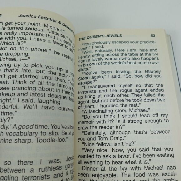 Murder She Wrote The Queens Jewels and A Slaying In Savannah Lot of 2 - Picture 7 of 11